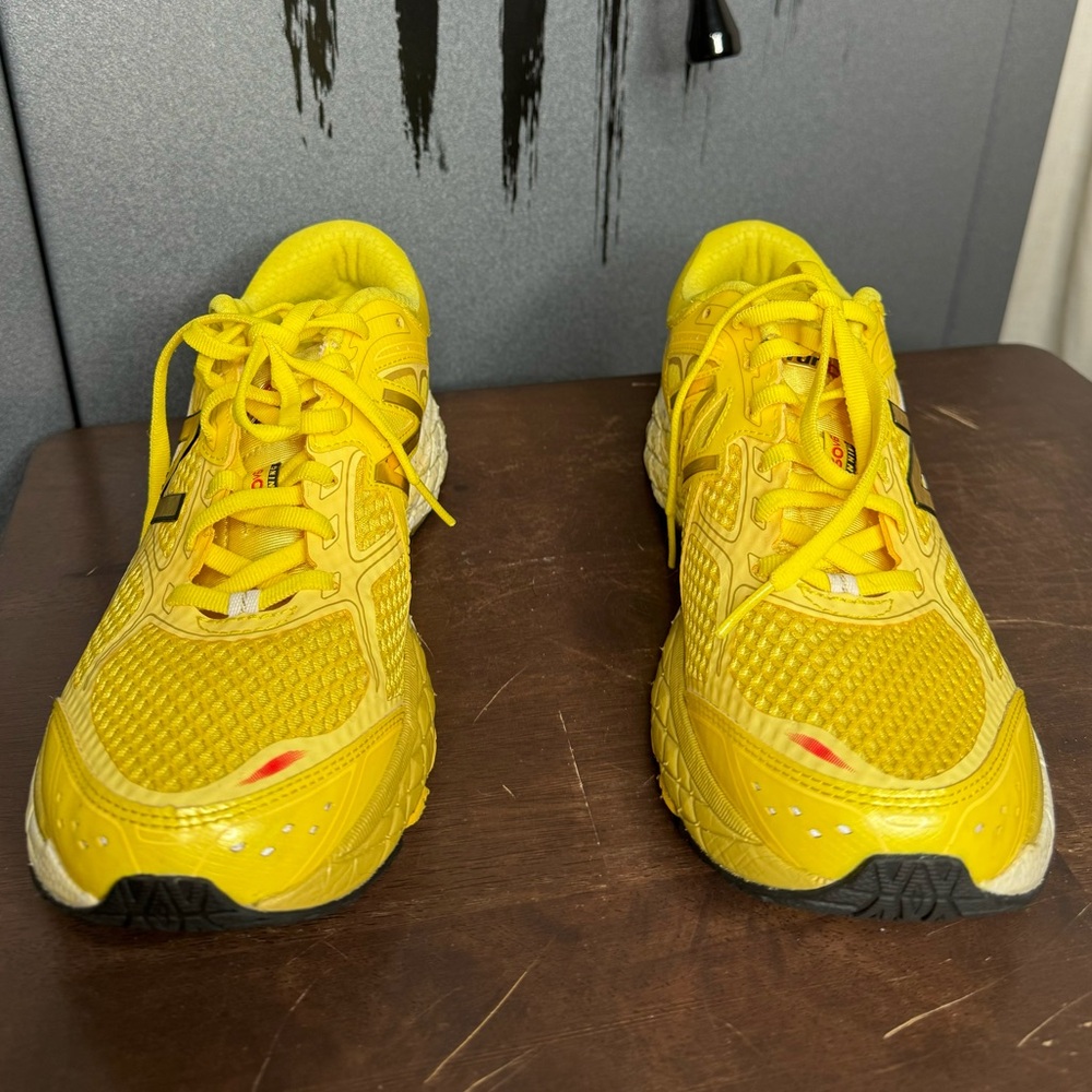 New Balance 860v6 Run Disney 2016 Minnie Mouse Yellow Shoes - Picture 9 of 13